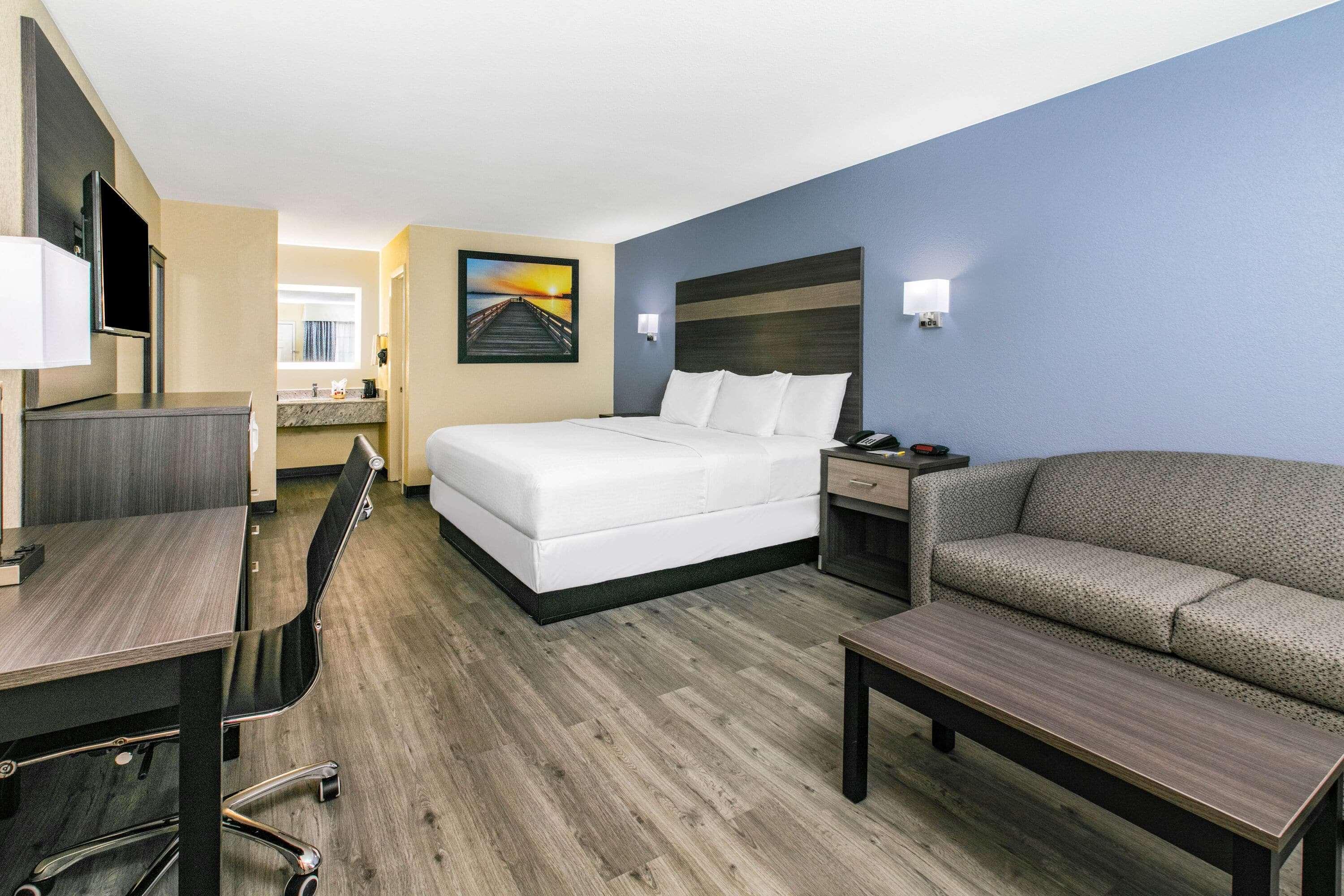 Days Inn By Wyndham Waco Near Downtown University Bagian luar foto